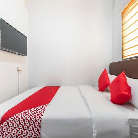Super Oyo 515 Finnex Hotel Mandaluyong Εξωτερικό φωτογραφία
